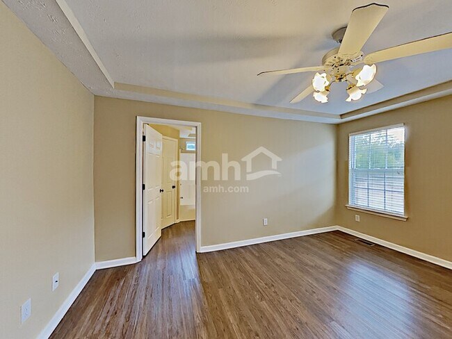 Building Photo - 2822 Meadow Gln