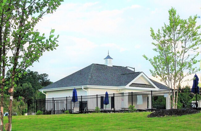 Building Photo - 318 OldCastle Dr