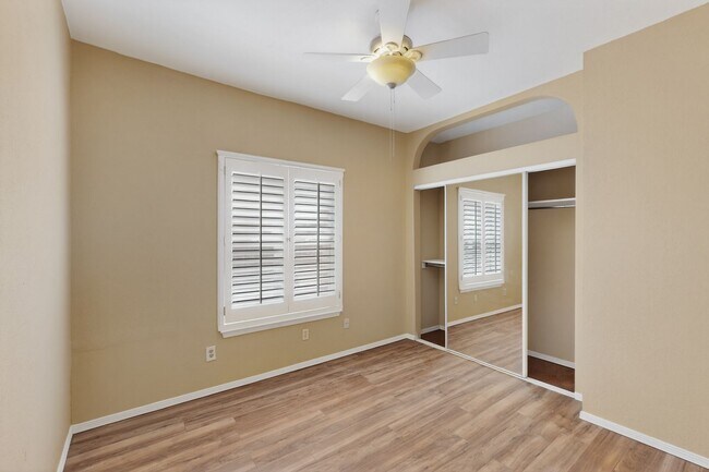 Building Photo - 6017 Ojo De Agua Dr