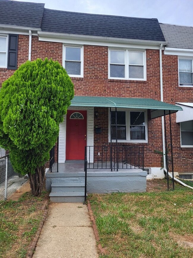Building Photo - Stunning 3-Bedroom Renovated Townhome in Edmonson Village