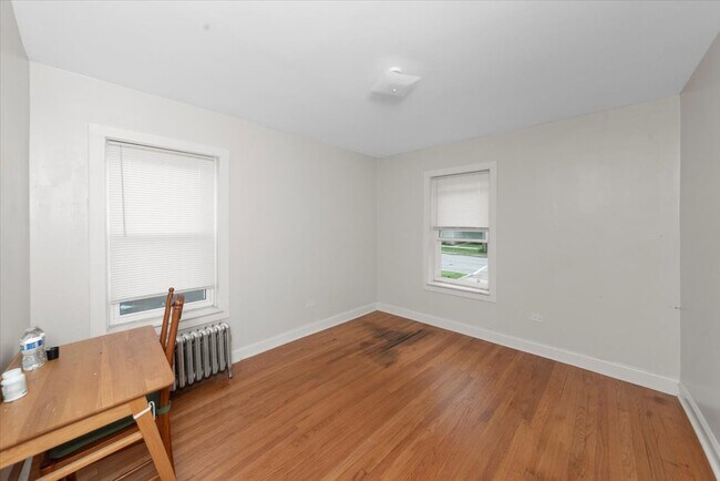 Building Photo - 5701 N Washtenaw Ave