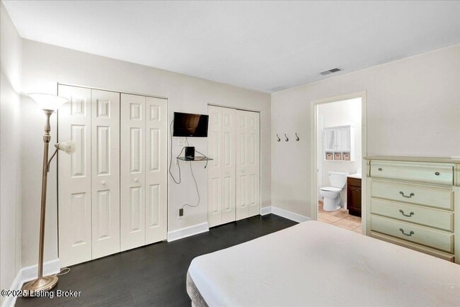 Building Photo - 44 Lake Ave