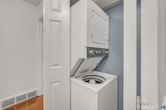 Building Photo - 57 Lawson Ln