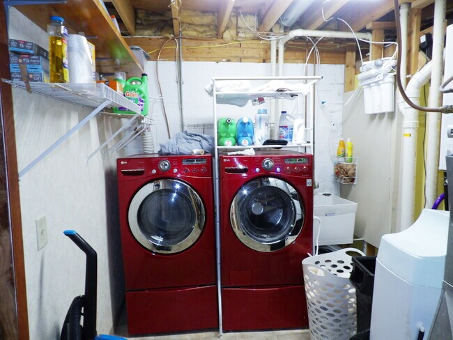 Building Photo - Spacious 3BR + Bonus Room in Inver Grove Heights – Attached Garage & Pet Friendly!