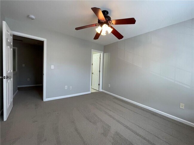 Building Photo - 3322 Hidden Cove Cir NW