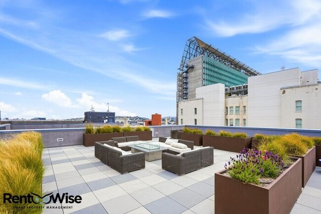 Building Photo - 1075 Market St