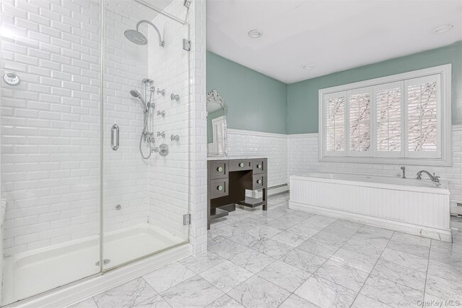 Building Photo - 14 Judith Ln