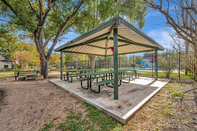 Building Photo - 847 Carlingford Ln