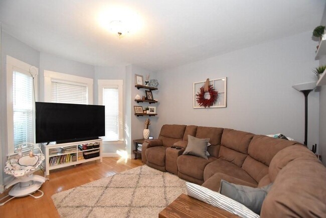 Building Photo - 90 High St