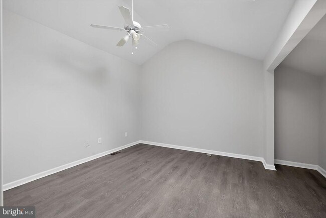 Building Photo - 7 Pickering Ct