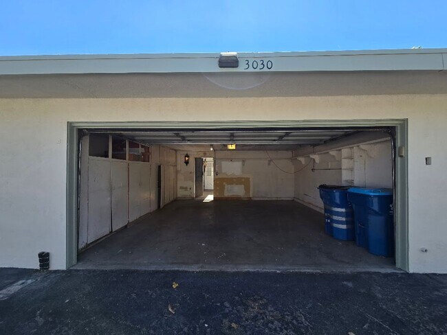 Building Photo - 3030 El Camino Ave