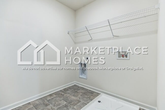 Building Photo - 1161 Ridge Parke