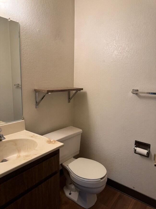 Building Photo - Spacious 2 Bed, 1.5 Bath Condo w/Carport - Outdoor Pool in Summer (Long Term Rental)