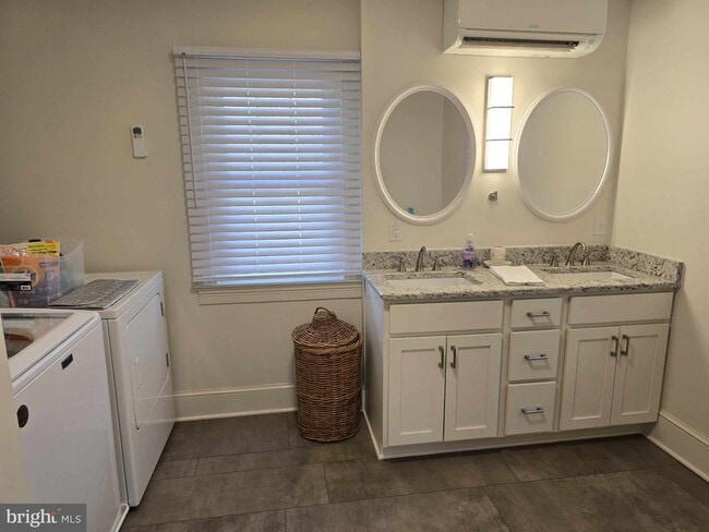 Building Photo - 1358 Graves Mill Rd