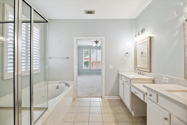 Building Photo - 1315 Varese Dr