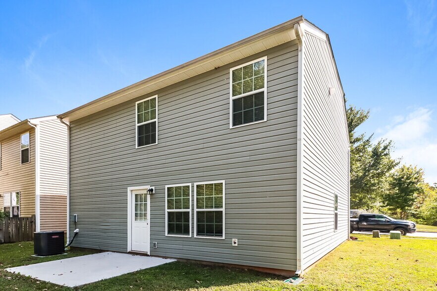 Building Photo - 311 Morning Dew Dr