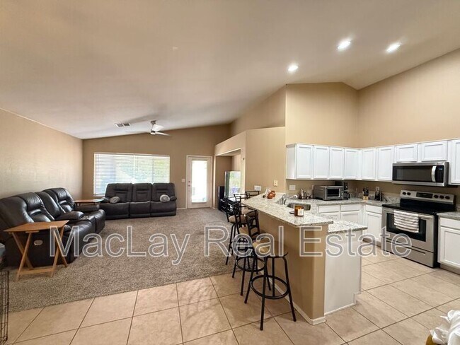 Building Photo - 450 W Musket Pl