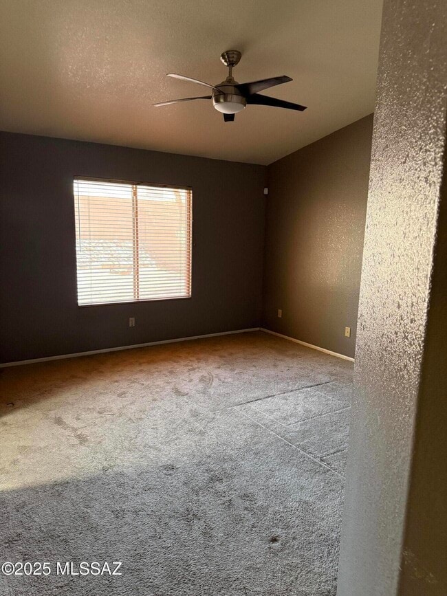 Building Photo - 8041 S High Canyon Dr