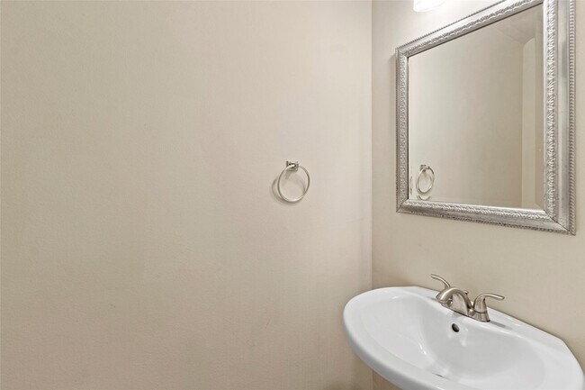 Building Photo - 1019 Norfolk Dr