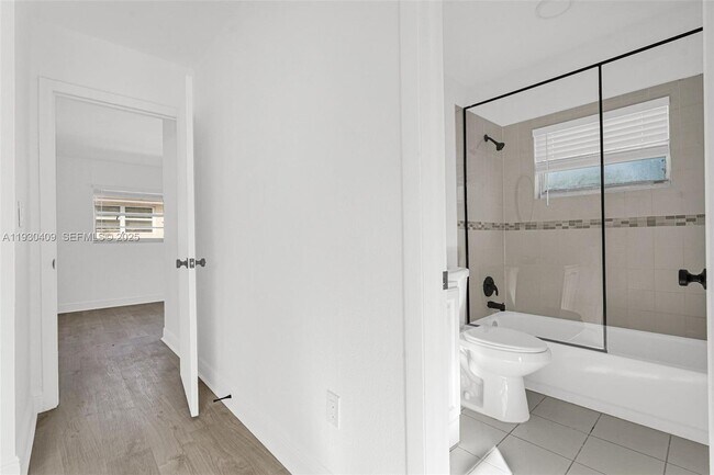 Building Photo - 8295 NE Miami Ct