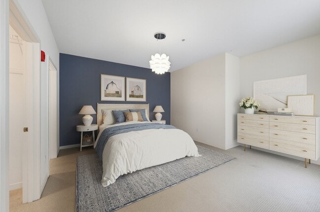 Building Photo - Live, Dine, Explore, Repeat!