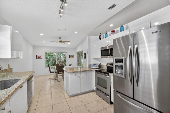 Building Photo - 7910 Laina Ln