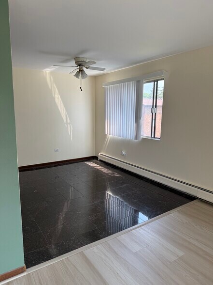 Building Photo - 110 W 65th St
