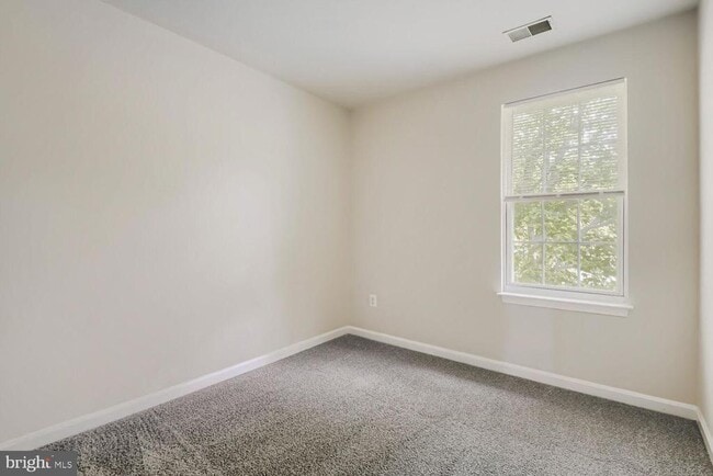 Building Photo - 3971 Red Deer Cir