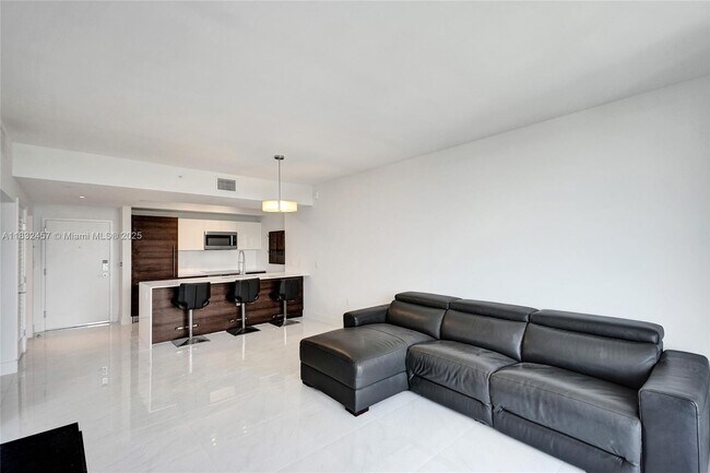 Building Photo - 301 Altara Ave