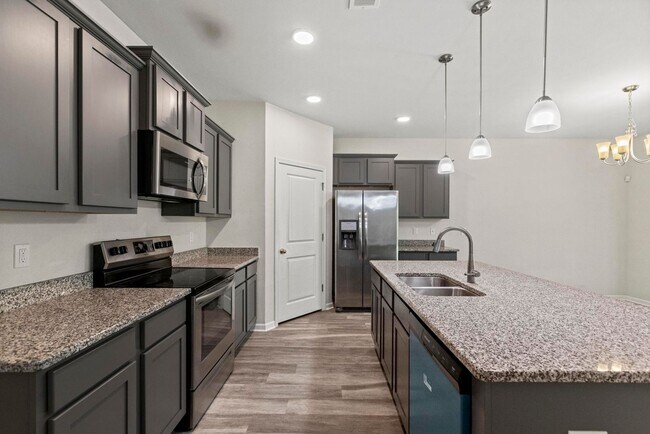 Building Photo - Holly Ridge Ranch Home available now!
