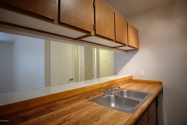 Building Photo - 8080 E Speedway Blvd