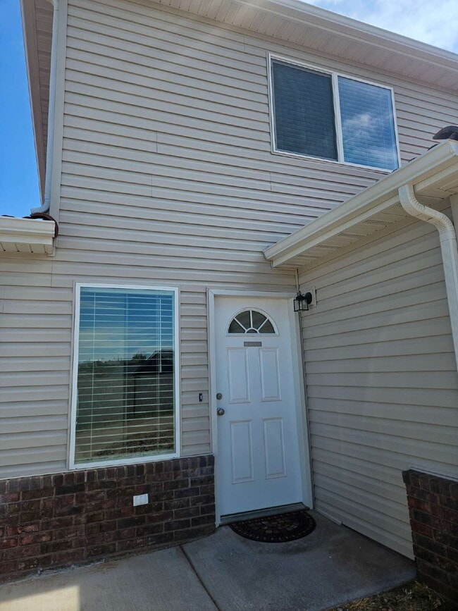 Building Photo - 208 W 800 N