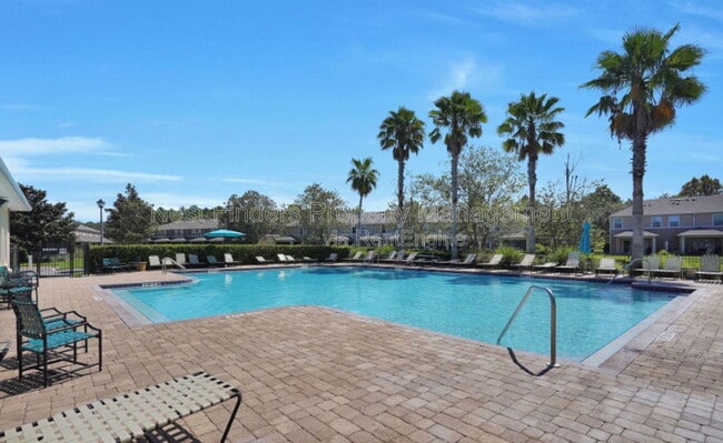 Building Photo - 13339 Solar Dr