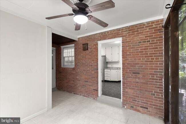 Building Photo - 2925 Kanawha St NW
