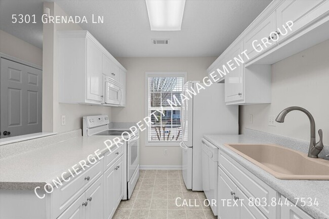 Building Photo - 5301 Grenada Ln