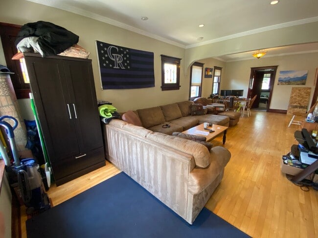 Building Photo - Aug 2025 - 4 Bedroom 2 Bathroom Wash Park ...