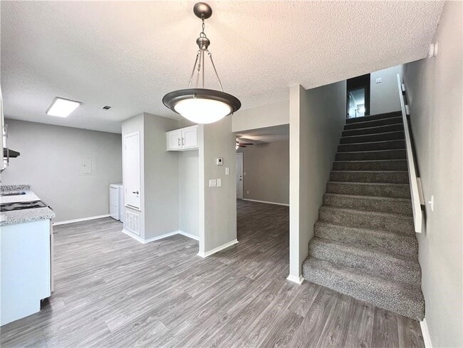 Building Photo - 3250 N Kings Cross