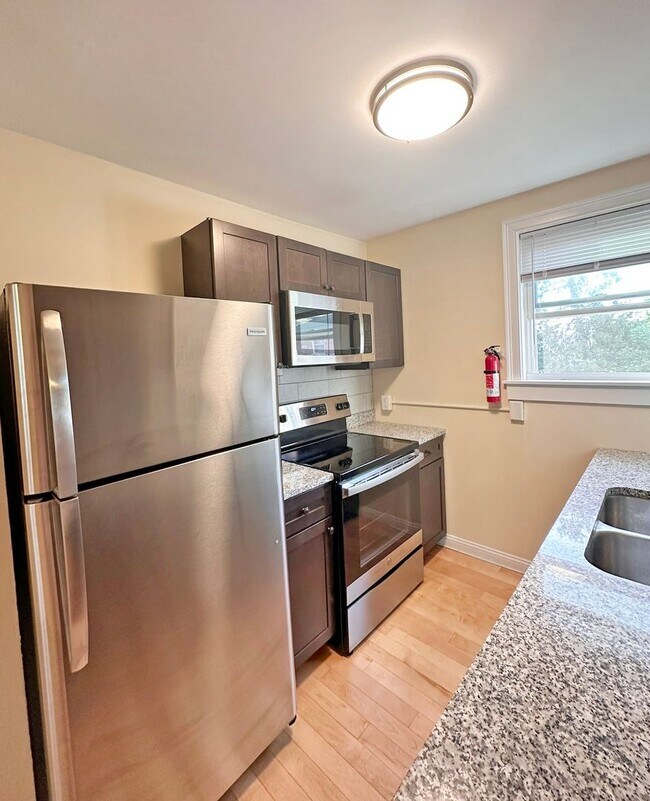 Building Photo - 207 S Union St