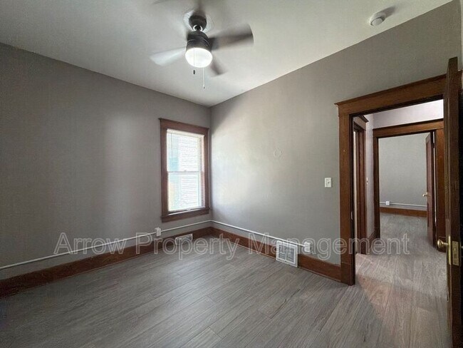Building Photo - 2049 Worthington Ave