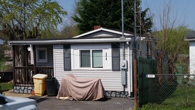 Building Photo - 351 Eagle School Rd