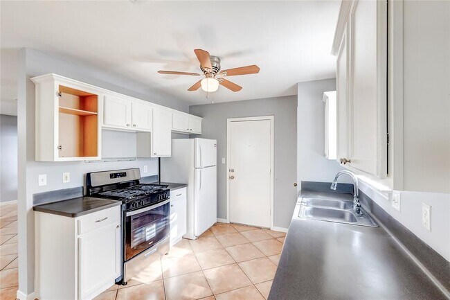 Building Photo - 1709 Windy Park Cir