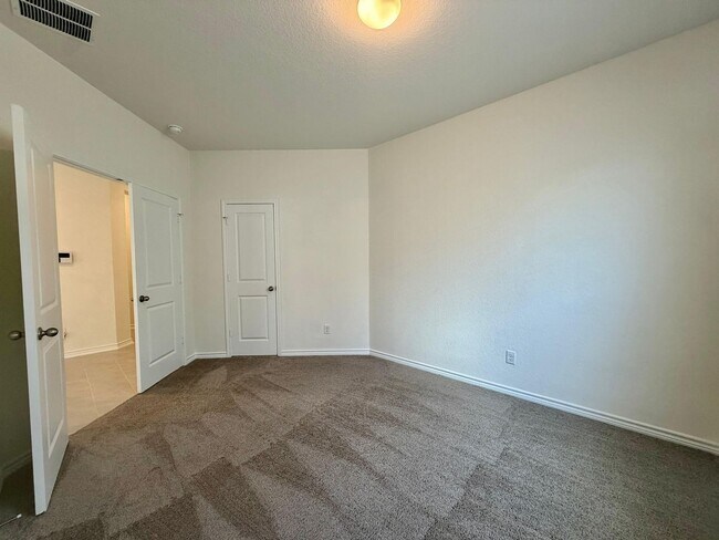 Building Photo - 8014 Canyon Wren Pk