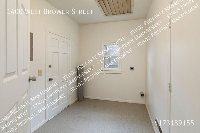 Building Photo - 1400 W Brower St