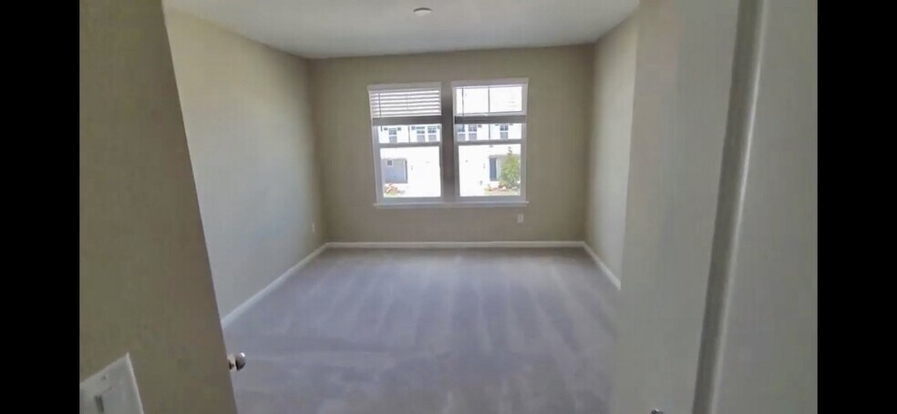Building Photo - 10323 Alder Creek Ln