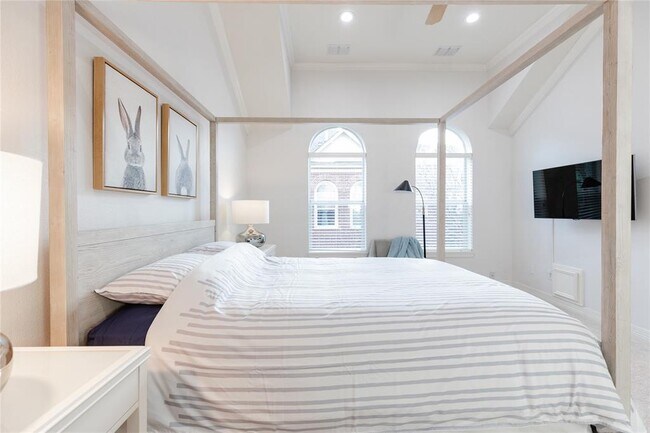 Building Photo - 2619 Colby St