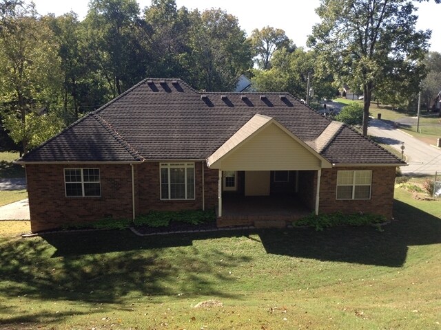 Building Photo - 2122 Creek Trail Dr