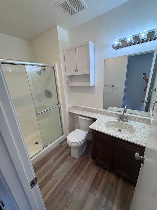 Building Photo - 4 bed townhouse central  Clairemont