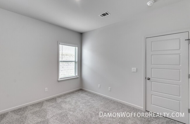 Building Photo - 533 Vista Pointe Dr