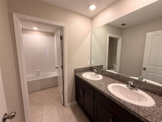 Building Photo - 10363 Shady Preserve Dr