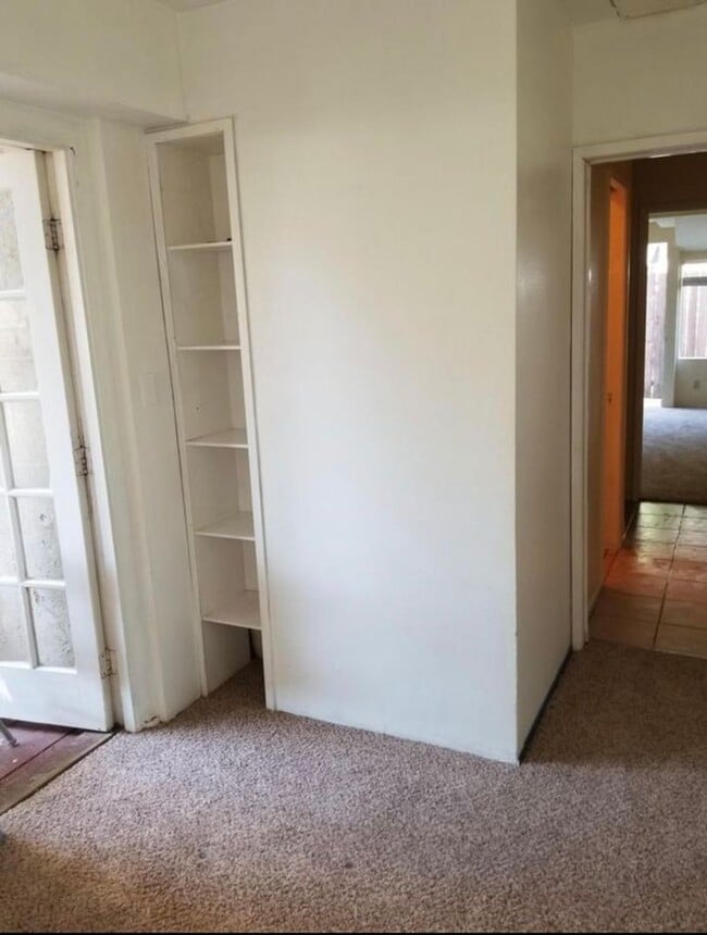 Building Photo - Midtown Ventura - Single story, three bedroom, two bath apartment